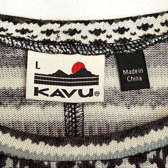 Kavu printed lightweight long sleeve knit sweater size L - Picture 5 of 16